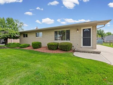 24503 Crescent Street, Woodhaven, MI 48183