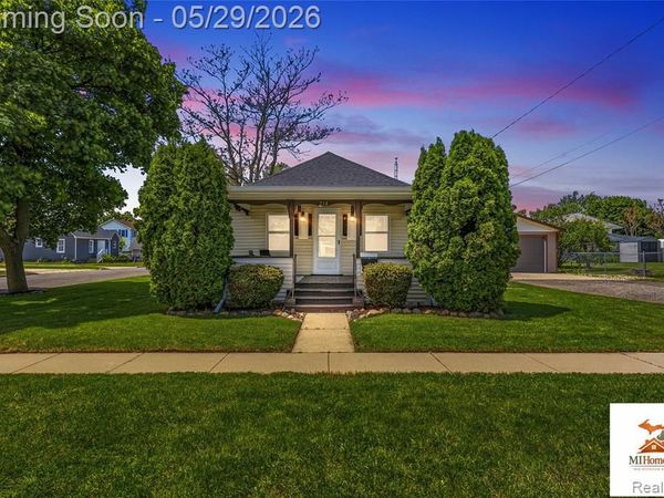 214 S McDonnell Street, Corunna, MI 48817