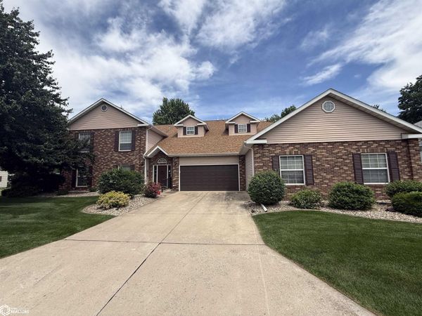 1508 Orchard Meadow Drive, Unit B, Burlington, IA 52601