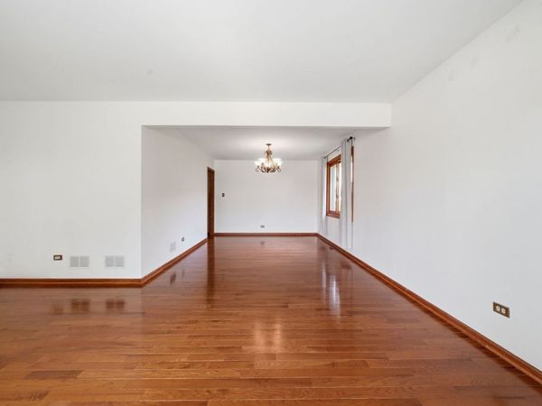 8424 168th Street , Tinley Park, IL 60487