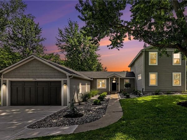 1208 SW South Avenue, Blue Springs, MO 64015