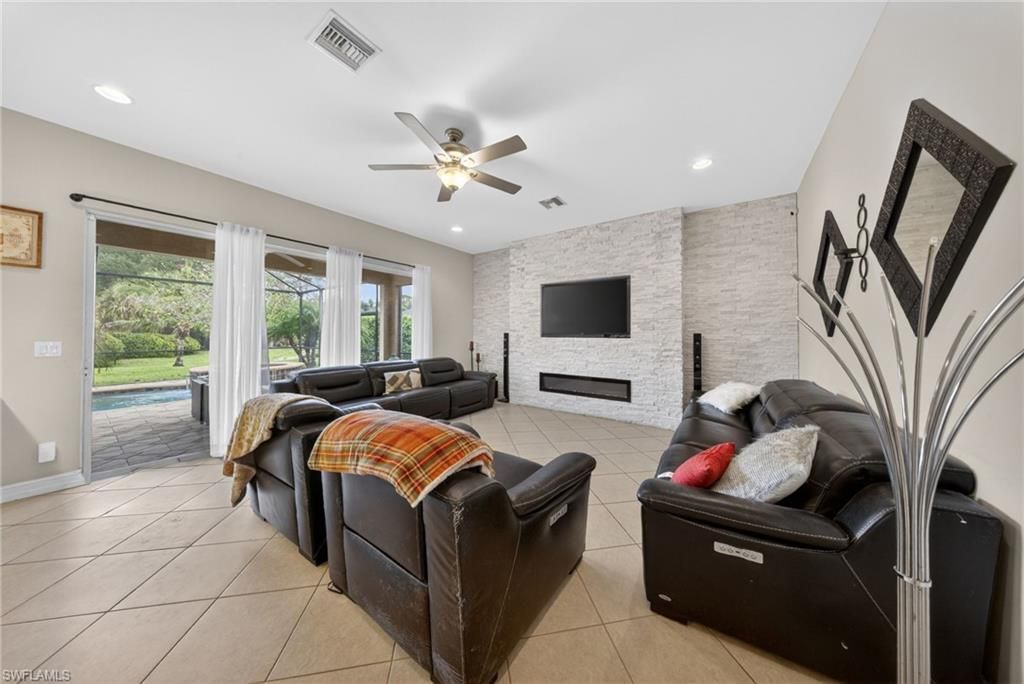 3330 Banyon Hollow Loop, North Fort Myers, FL 33903 Photo