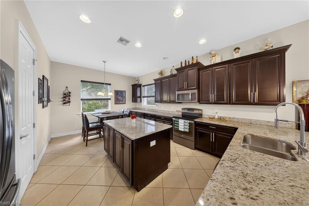 3330 Banyon Hollow Loop, North Fort Myers, FL 33903 Photo