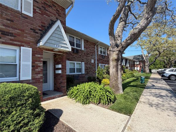 100 Connetquot Avenue , Unit 10, East Islip, NY 11730