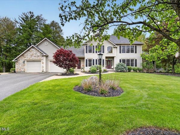 4 Callaway Court, Ballston Lake, NY 12019