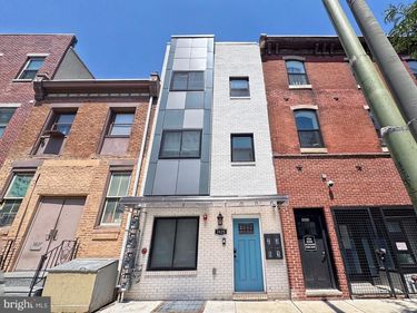 3825 LANCASTER AVENUE, Unit B, PHILADELPHIA, PA 19104