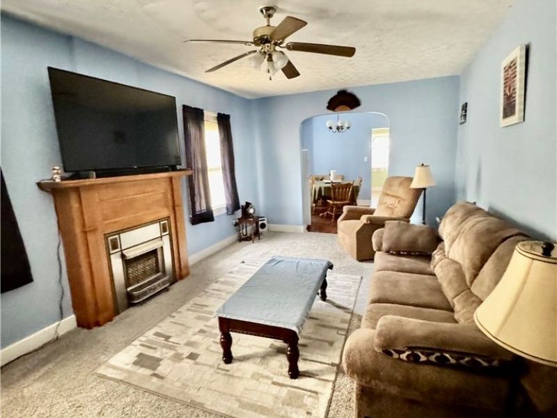 421 Celtic Street, Akron, OH 44314 Photo 5