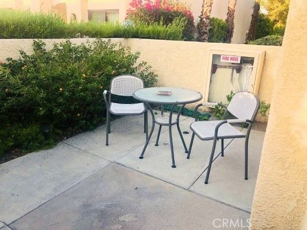200 E Racquet Club Road, Unit 19, Palm Springs, CA 92262