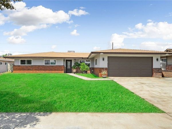 9846 Tamarind Avenue, Bloomington, CA 92316