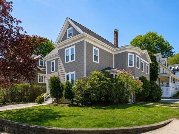28 Oliver St, Watertown, MA 02472