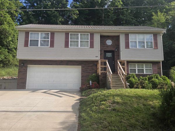 160 Sherwood Drive, Huntington, WV 25704