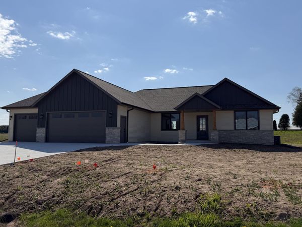 3518 Parkside Dr, Sheboygan, WI 53083