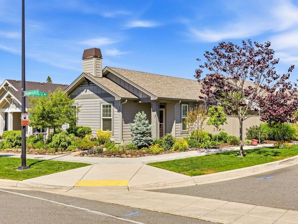 3841 Shamrock Drive, Medford, OR 97504