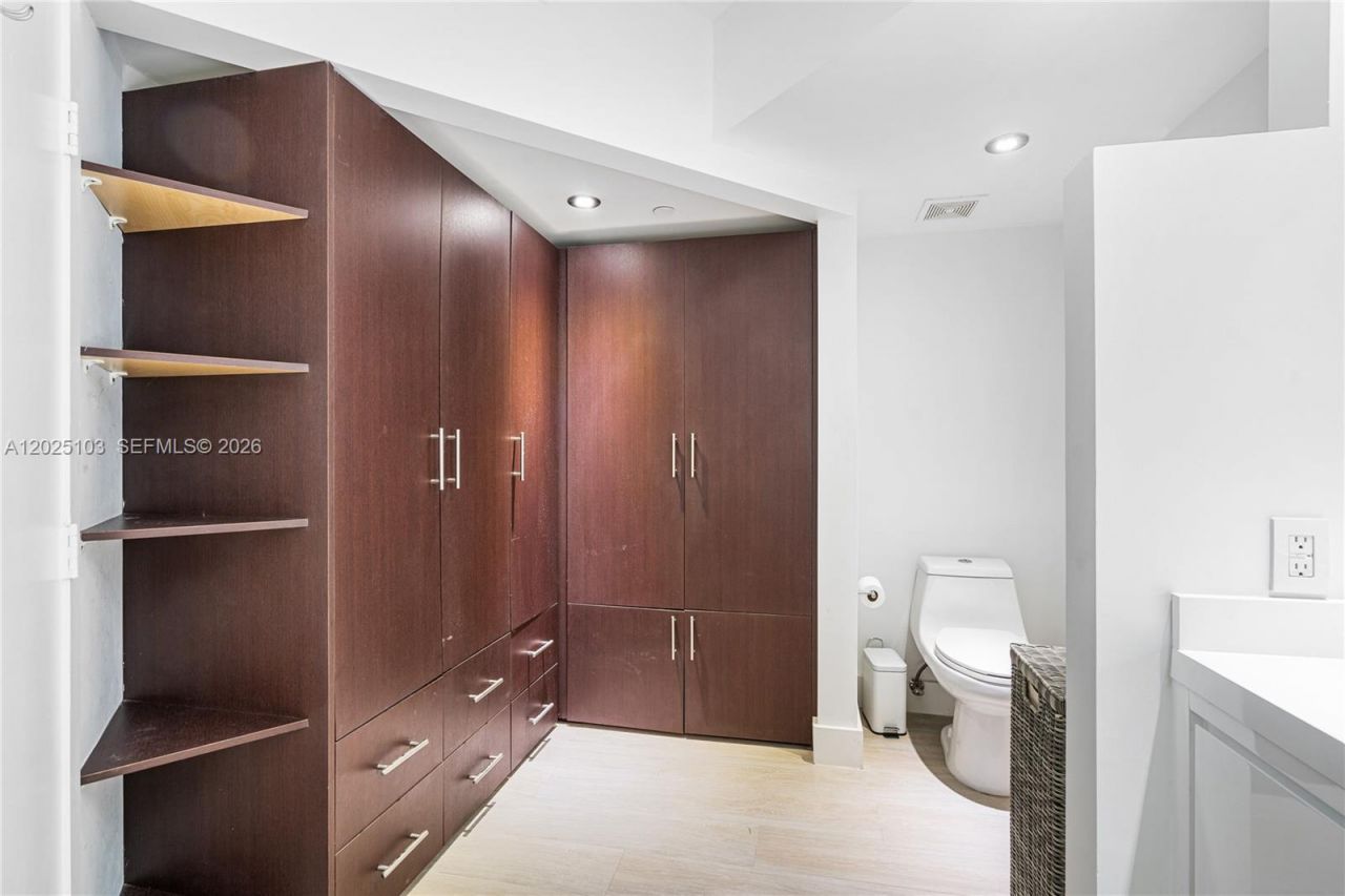 1330 West Ave, Unit 2107, Miami Beach, FL 33139 Photo