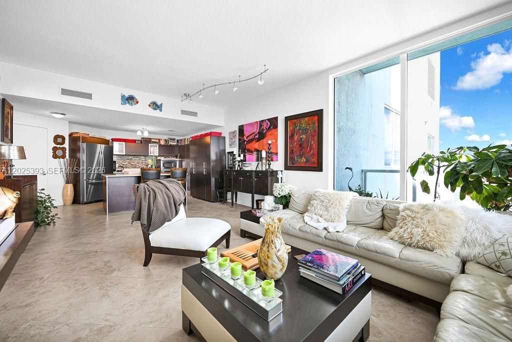 1900 N Bayshore Dr , Unit 5103, Miami, FL 33132 Photo