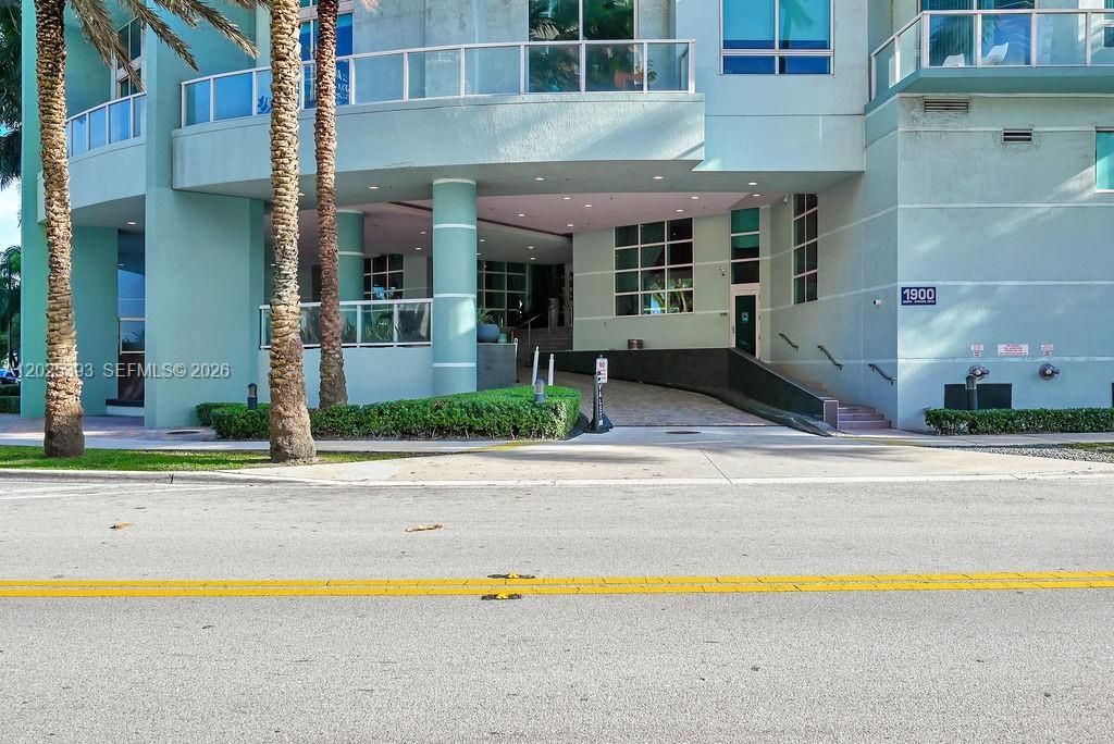 1900 N Bayshore Dr , Unit 5103, Miami, FL 33132 Photo