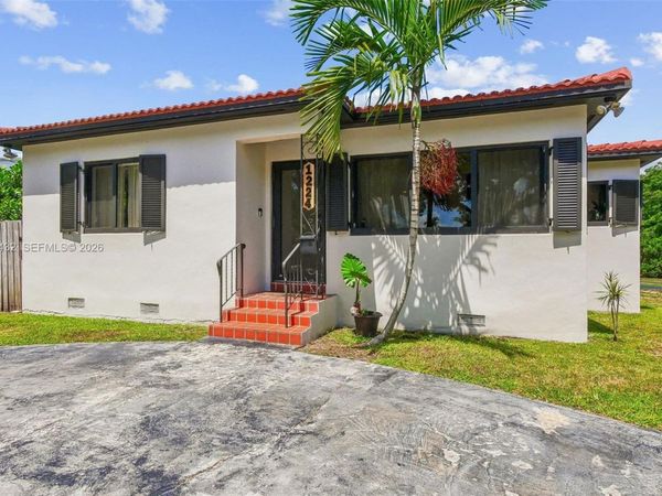 1224 N 26th Ave , Hollywood, FL 33020