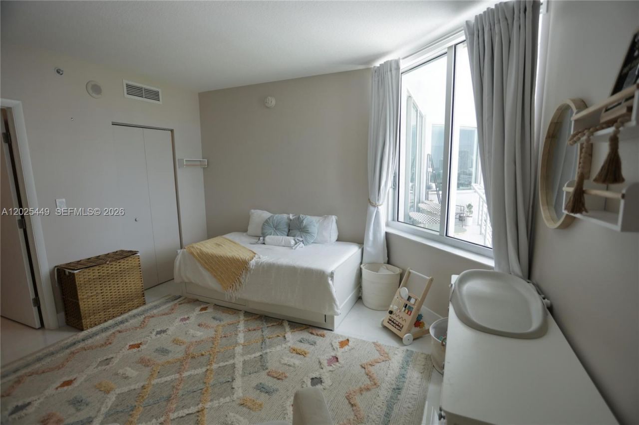 325 S Biscayne Blvd , Unit 1822, Miami, FL 33131 Photo