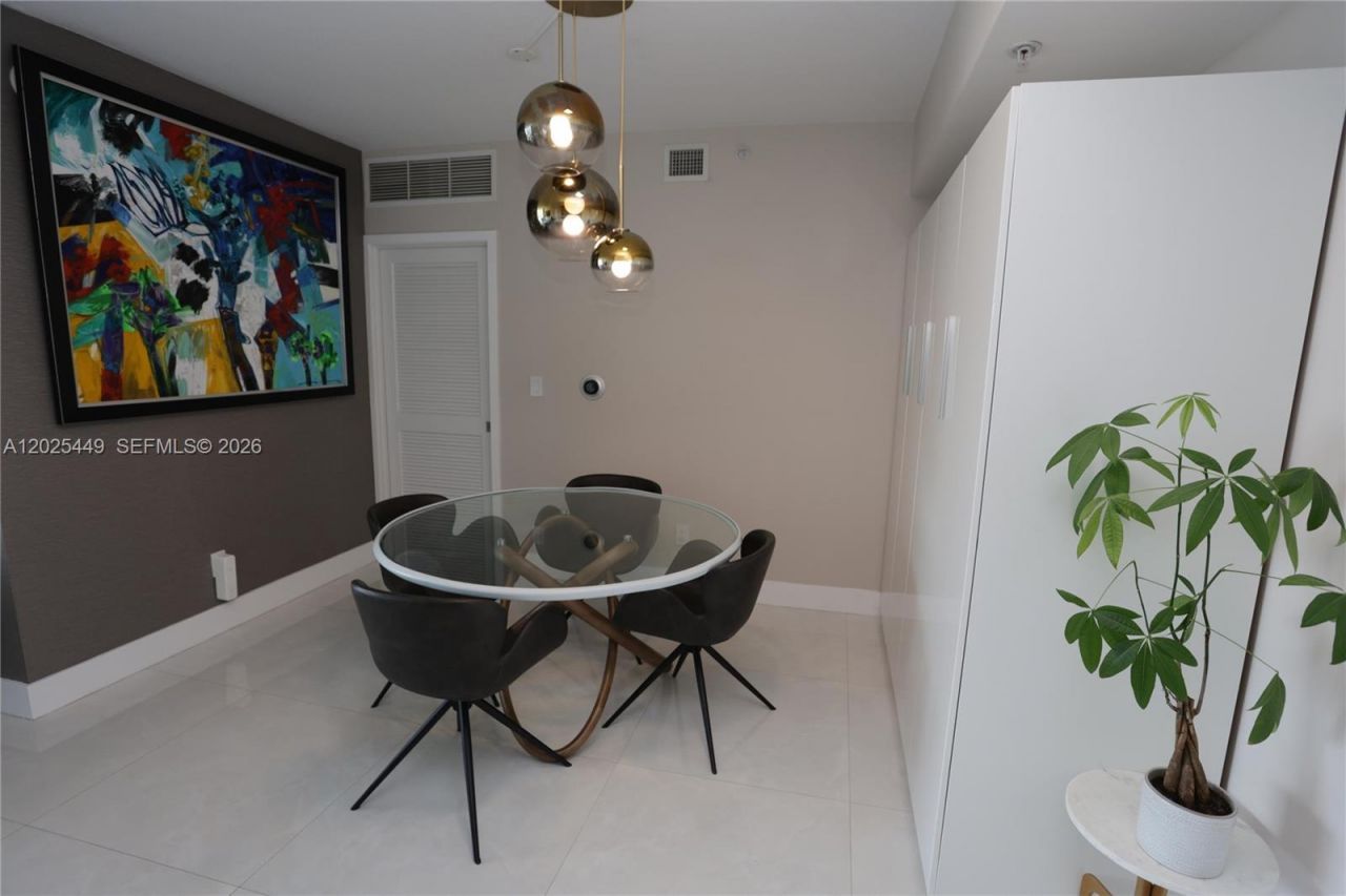 325 S Biscayne Blvd , Unit 1822, Miami, FL 33131 Photo
