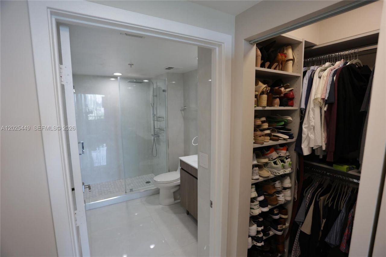 325 S Biscayne Blvd , Unit 1822, Miami, FL 33131 Photo