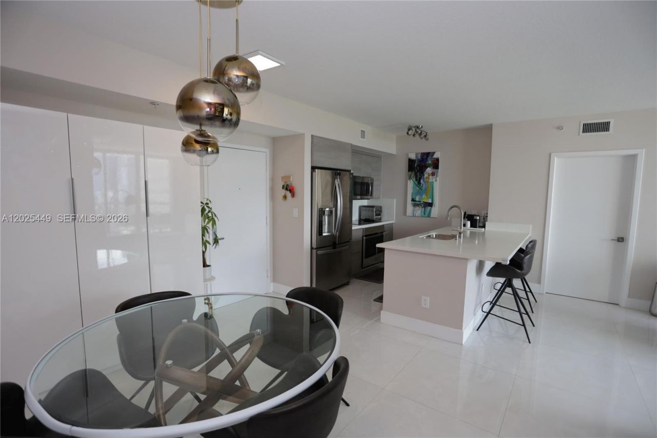 325 S Biscayne Blvd , Unit 1822, Miami, FL 33131 Photo
