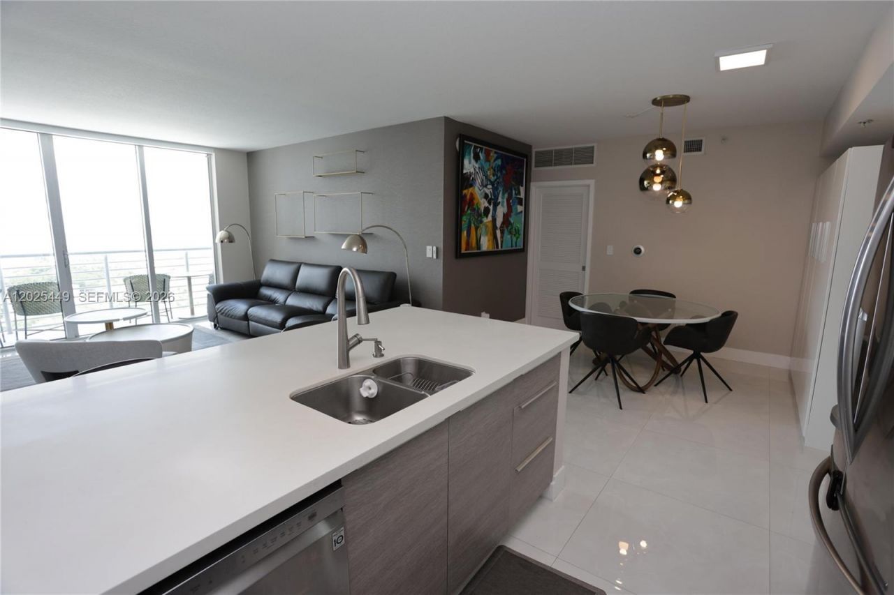 325 S Biscayne Blvd , Unit 1822, Miami, FL 33131 Photo