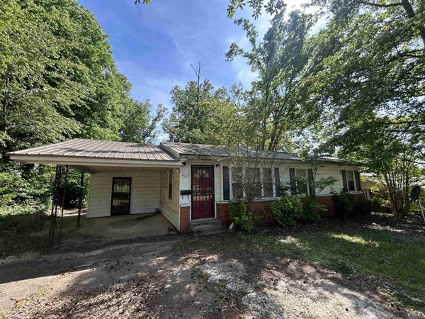 923 Norman St, West Helena, AR 72390