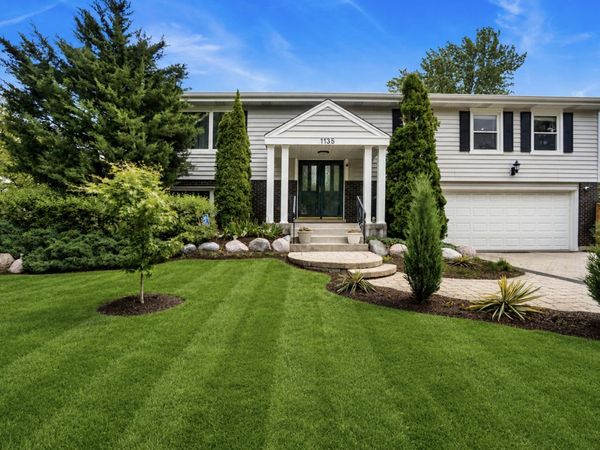 1135 Crestwood Drive , Northbrook, IL 60062