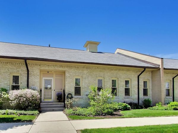 824 Stables Court , Unit 824, Highwood, IL 60040