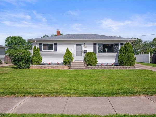 5882 Middlebrook Boulevard , Brook Park, OH 44142