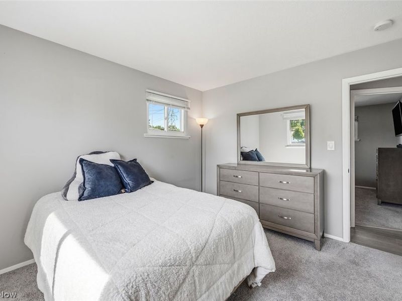 5882 Middlebrook Boulevard, Brook Park, OH 44142 Photo 15