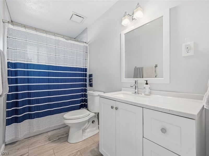 5882 Middlebrook Boulevard, Brook Park, OH 44142 Photo 20