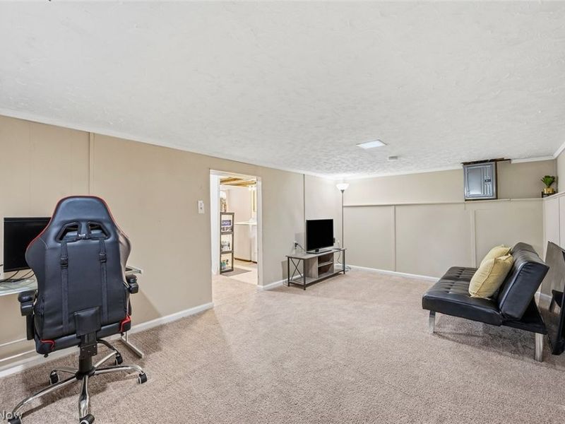 5882 Middlebrook Boulevard, Brook Park, OH 44142 Photo 21