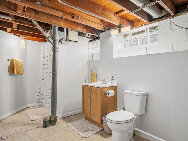 5882 Middlebrook Boulevard, Brook Park, OH 44142 Photo 26