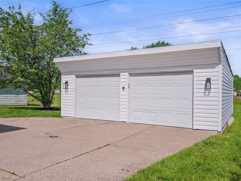 5882 Middlebrook Boulevard, Brook Park, OH 44142 Photo 33