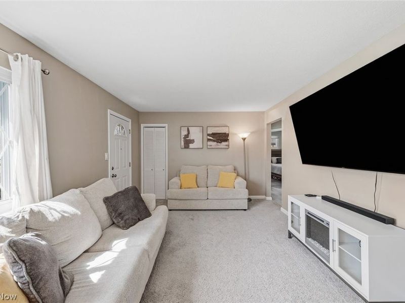 5882 Middlebrook Boulevard, Brook Park, OH 44142 Photo 5