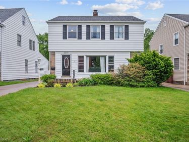 2335 Traymore Road, University Heights, OH 44118