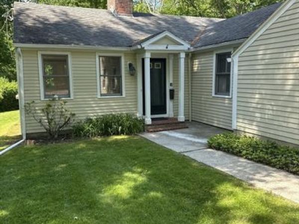 34 Strawberry Hill Street, Unit 1, Dover, MA 02030