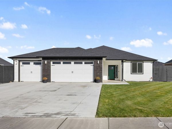 909 NE 5th Avenue , Ephrata, WA 98823
