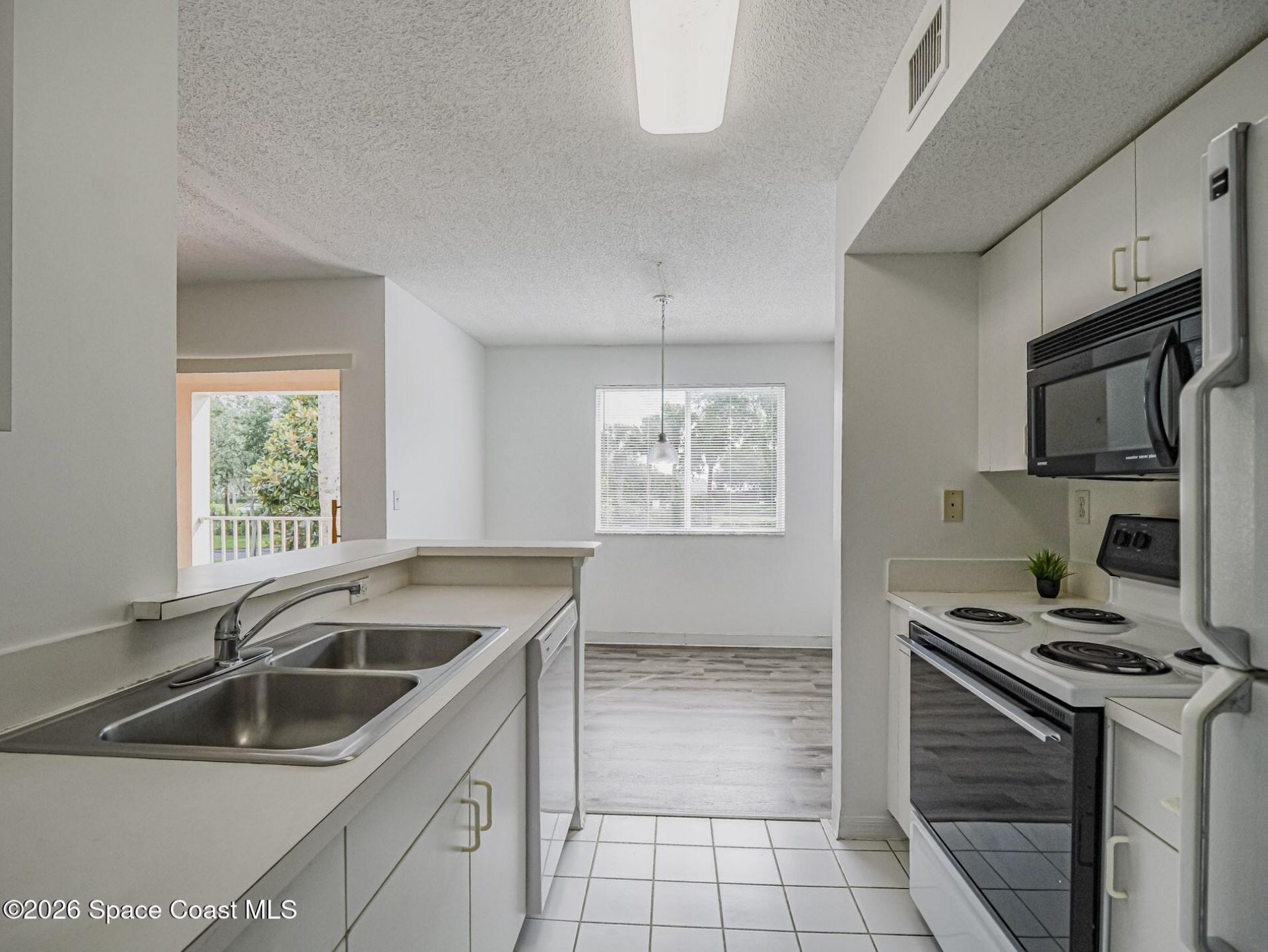1670 N 42nd Circle , Unit 203, Vero Beach, FL 32967 Photo