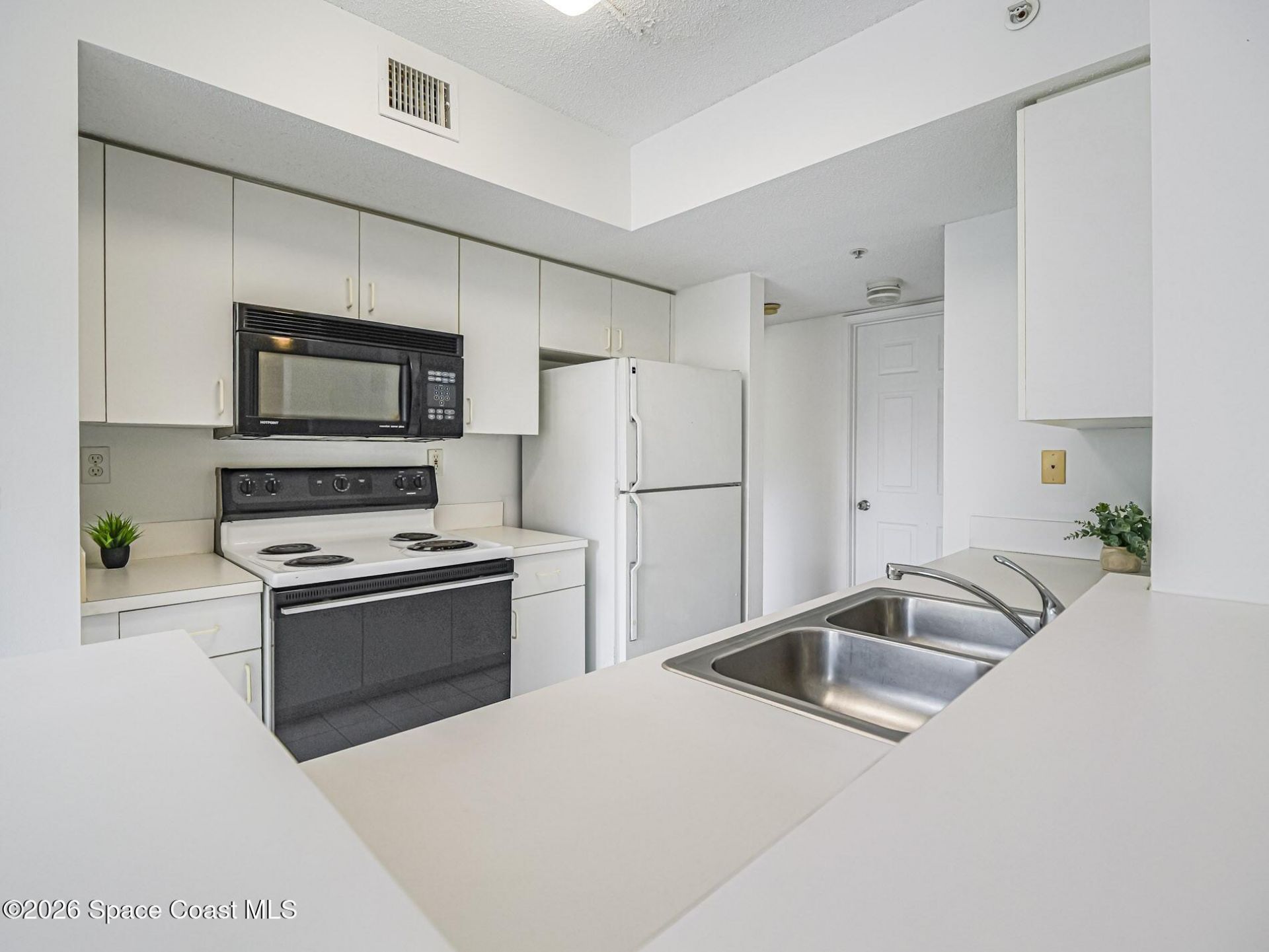 1670 N 42nd Circle , Unit 203, Vero Beach, FL 32967 Photo
