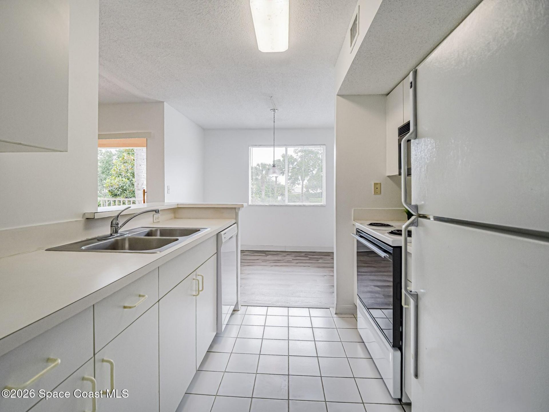 1670 N 42nd Circle , Unit 203, Vero Beach, FL 32967 Photo