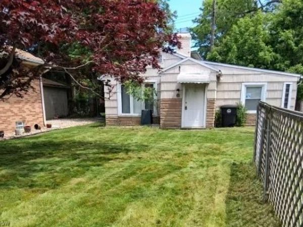 17715 Ingleside Road, Cleveland, OH 44119