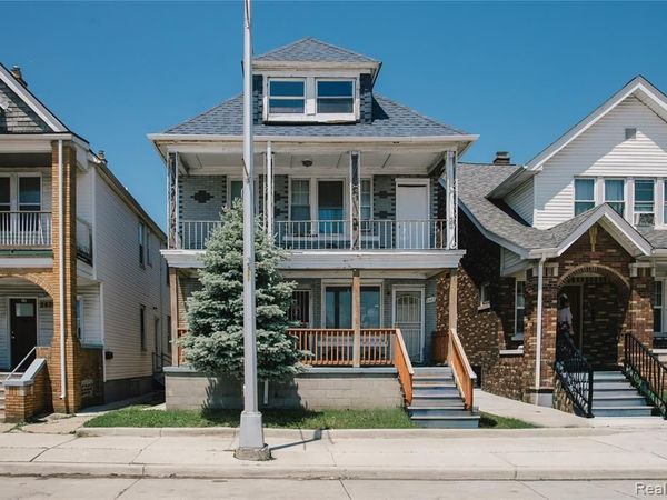 2441 Holbrook Street, Hamtramck, MI 48212