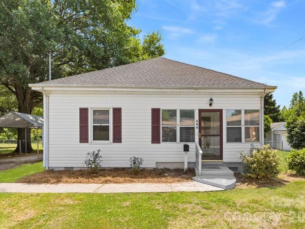 204 Hampshire Lane, Clover, SC 29710