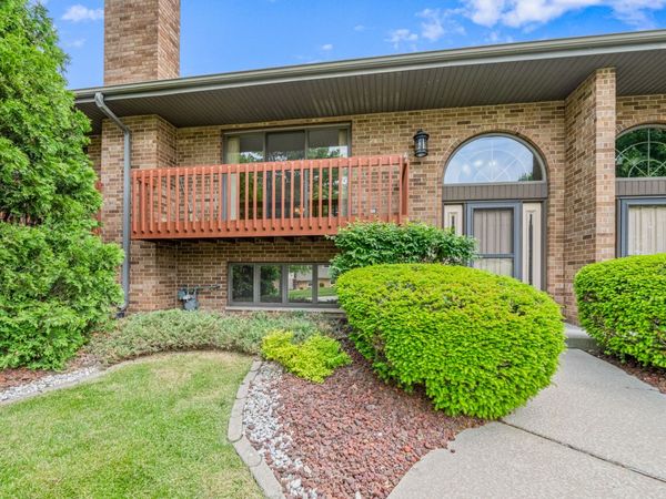 1109 Warner Avenue , Lemont, IL 60439