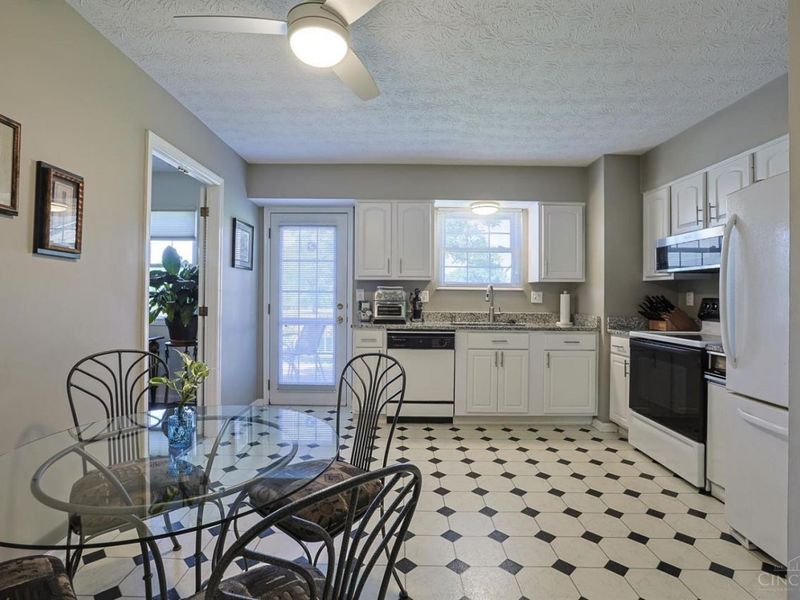 10893 Ponds Lane, Sycamore Township, OH 45242 Photo 18