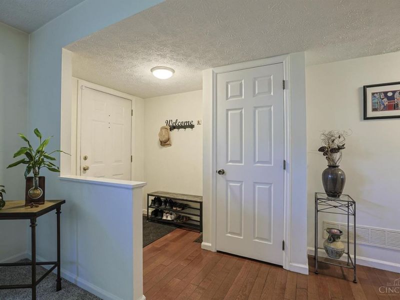 10893 Ponds Lane, Sycamore Township, OH 45242 Photo 4