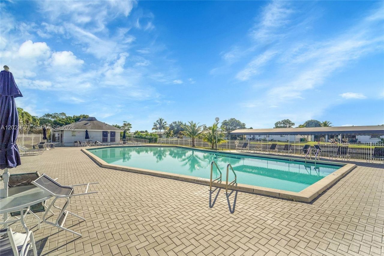 8405 NW 61st St, Unit D207, Tamarac, FL 33321 Photo