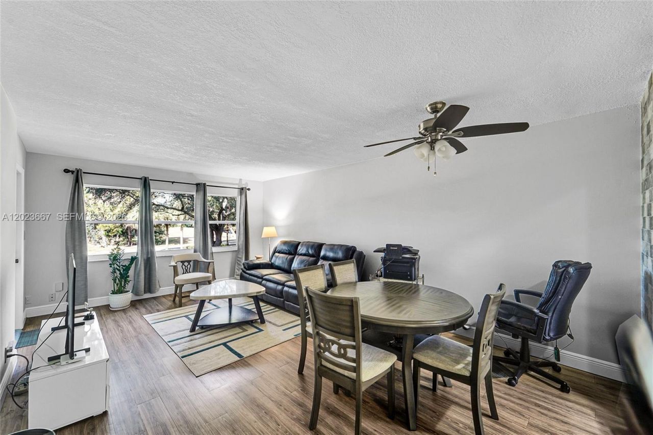 8405 NW 61st St, Unit D207, Tamarac, FL 33321 Photo